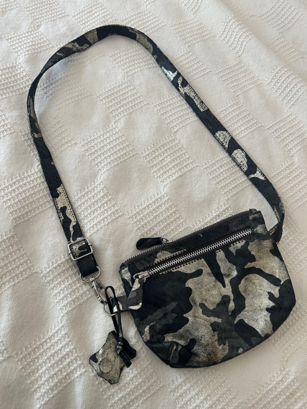 Cofi leather Black & Silver Metallic Camouflage Crossbody belt Bag adjustable